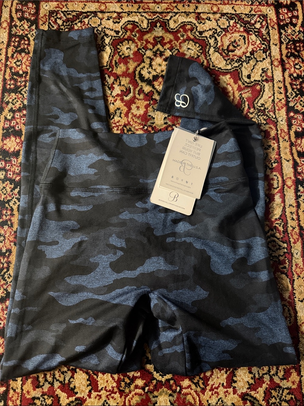 Bombshell sportswear size XL Blue & Black Camo High-Waist scrunched Leggings